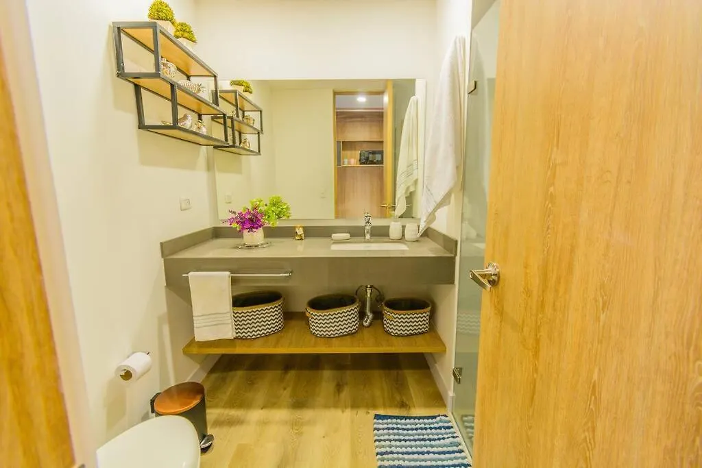 Hermosa Suite Cowork - Gym-Wifi El Poblado Medellin Apartment