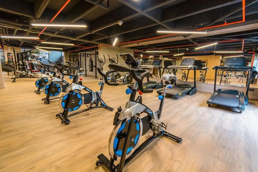 Hermosa Suite Cowork - Gym-Wifi El Poblado Medellin